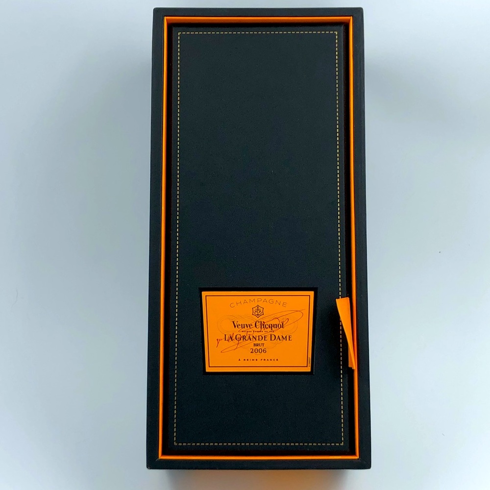 ‼️SALE‼️ VEUVE CLIQUOT ‘La Grande Dame’ Collector Case